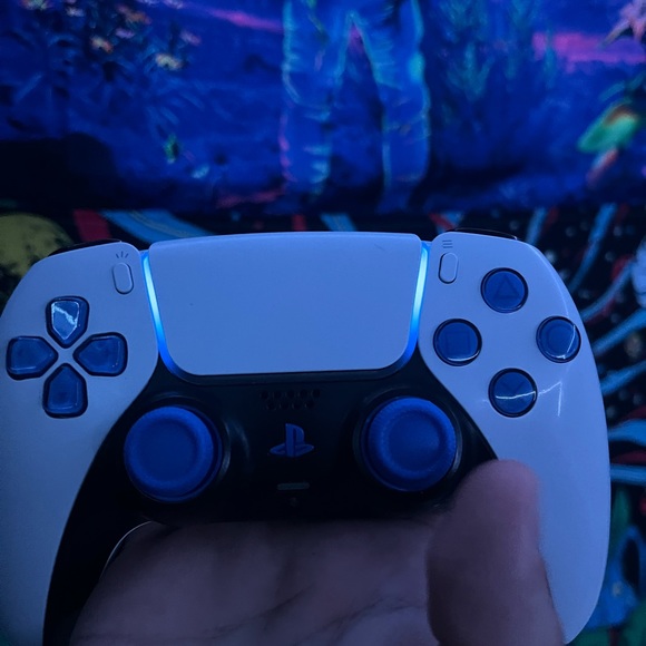 Ps5 dualsense controller - Picture 7 of 7